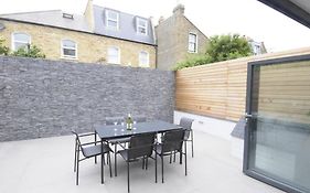Kelmscott Road