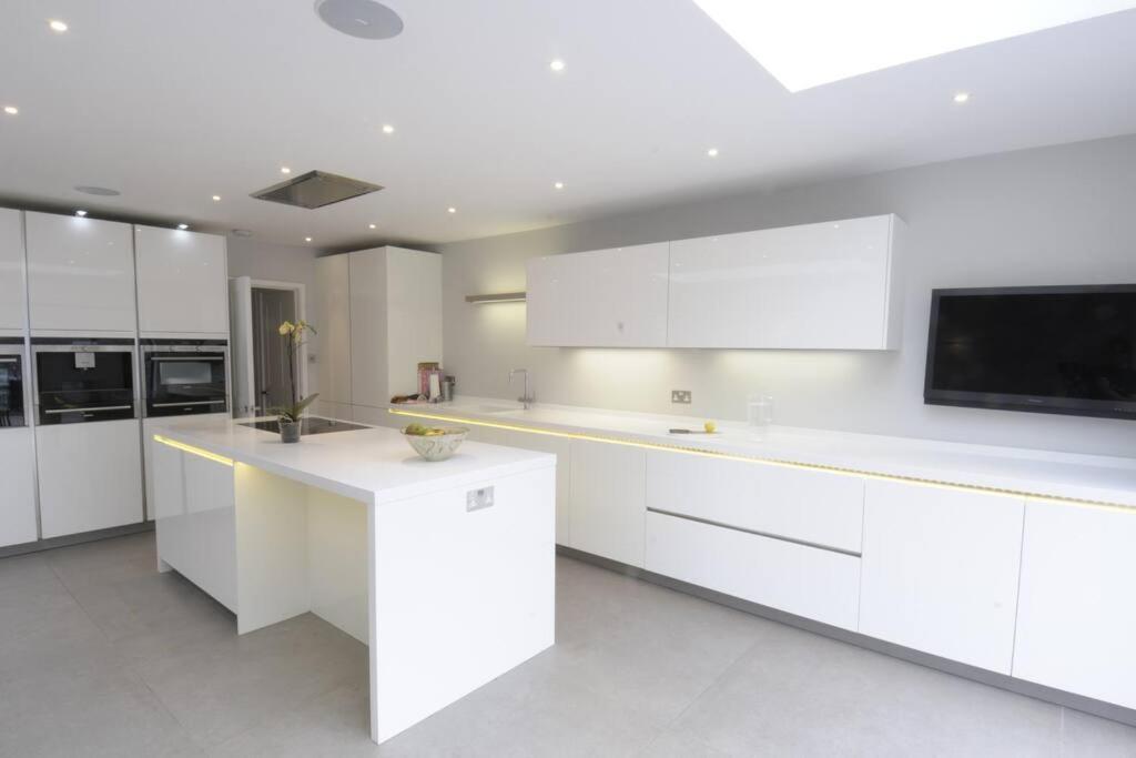 Four Bedroom Modern Victorian Wandsworth House London Exterior photo