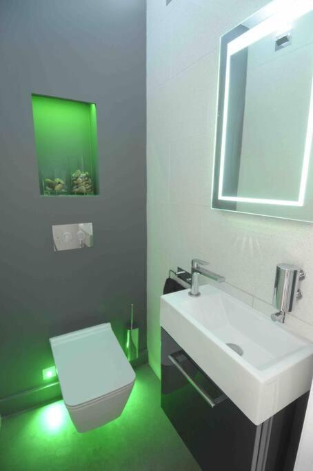 Four Bedroom Modern Victorian Wandsworth House London Exterior photo